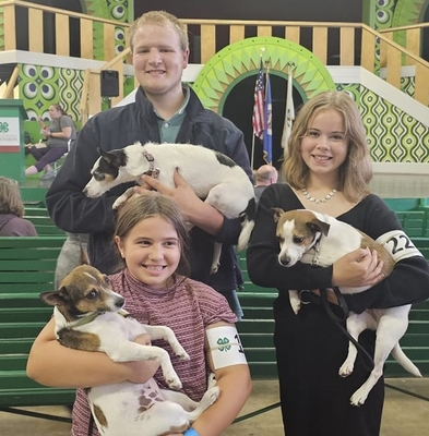 Isanti County 4-H'ers and their dogs at the MN 4-H State Dog Show