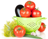 Colander and tomatoes.